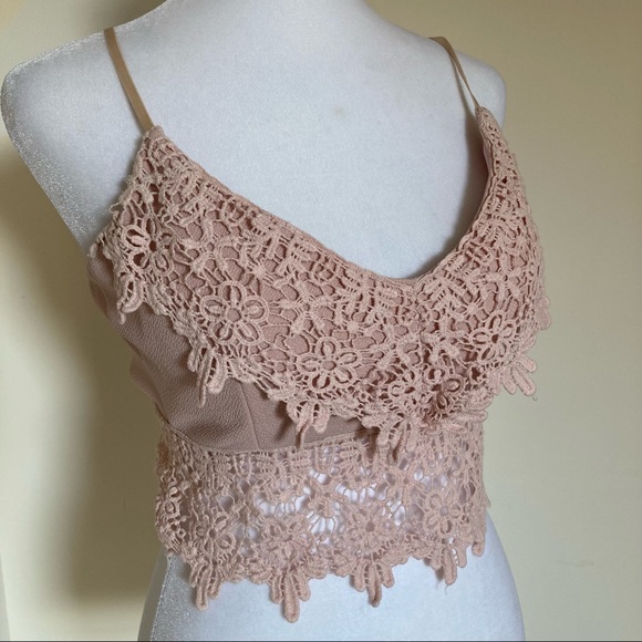 Windsor Blush Lace Crop Top size Small - Picture 2 of 7
